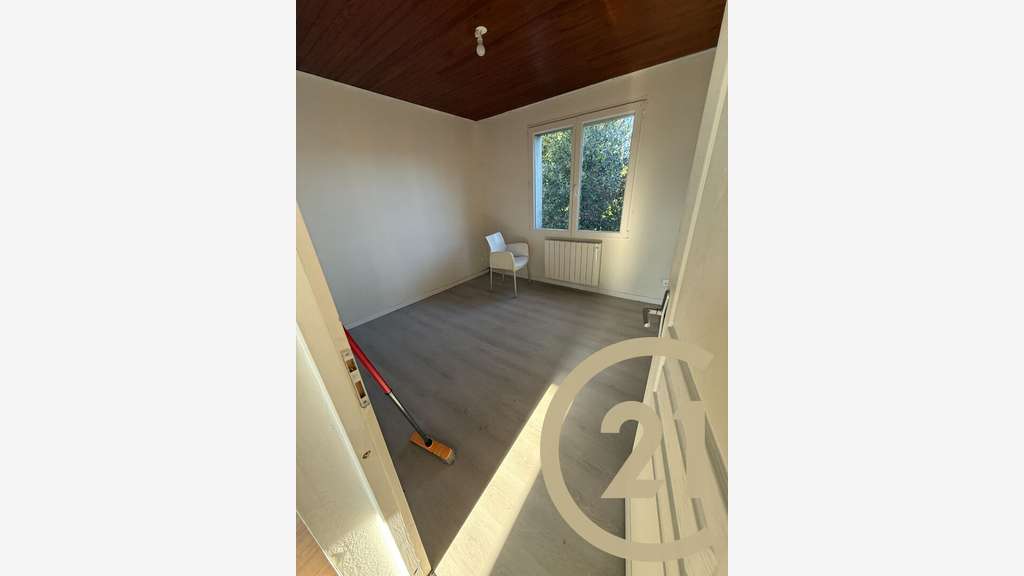 Local restauration 170m² et appartement à Louhans 