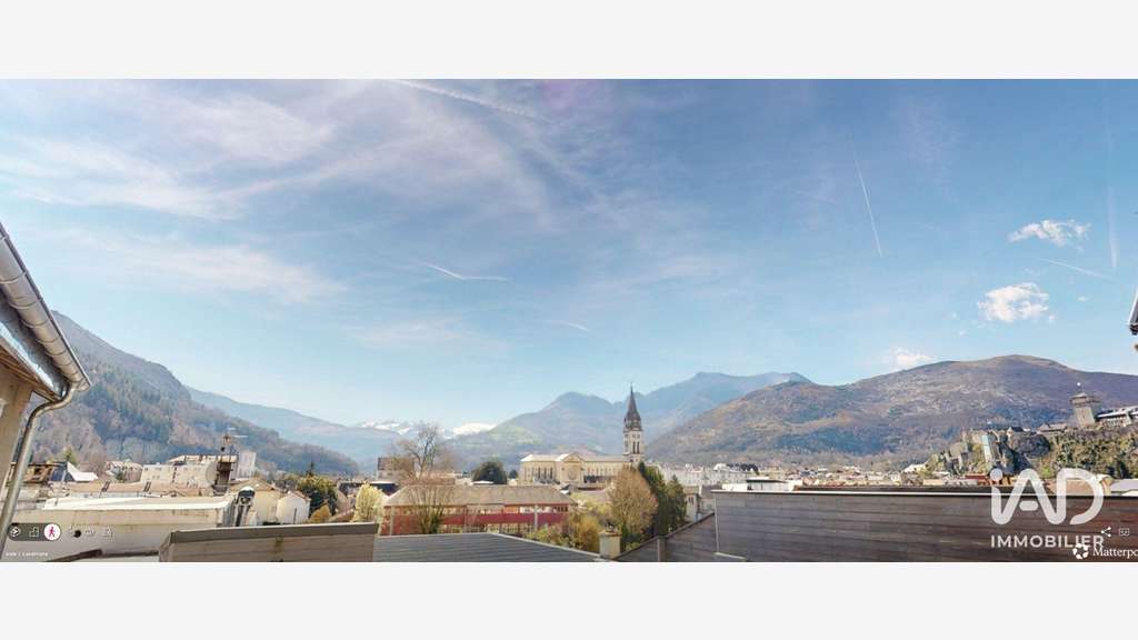 A louer local commercial rénové 170m² à Lourdes