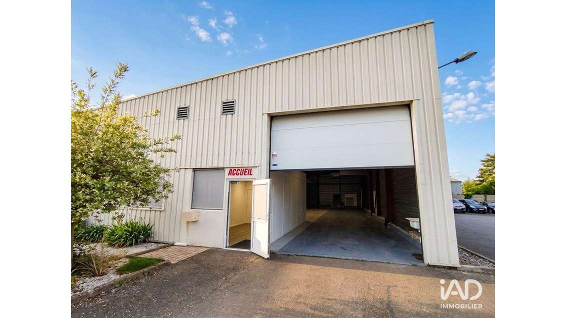 A louer local d'activité polyvalent 330m² à Lucé