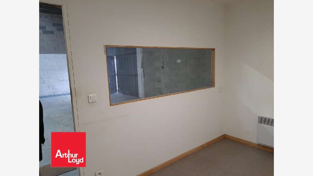 À LOUER - Local d'activités de 166 m² dans la Zo