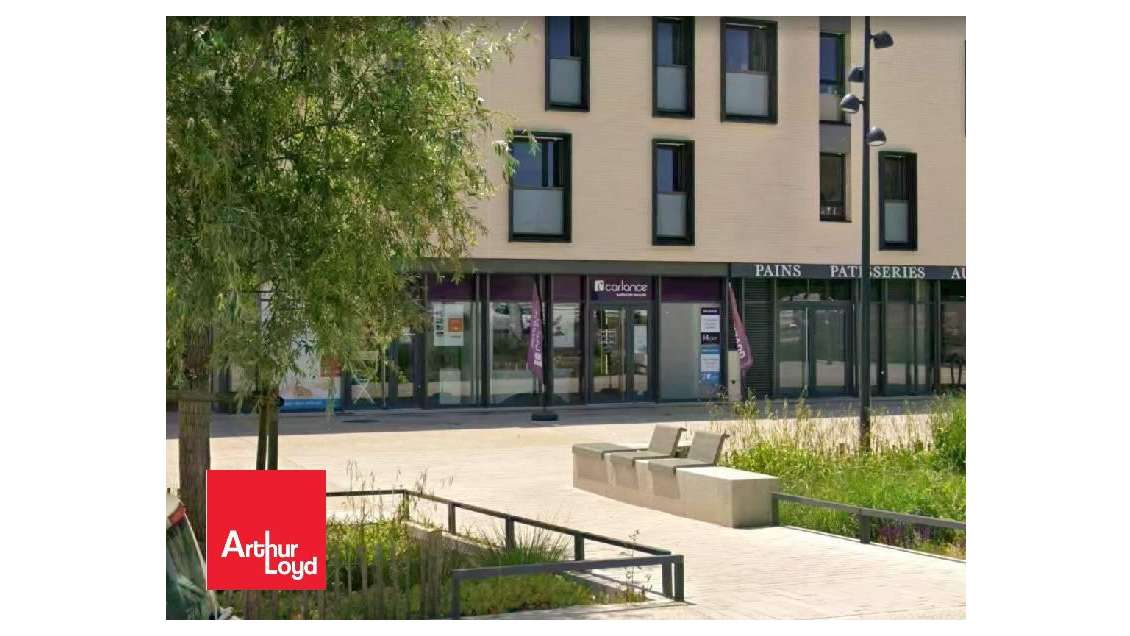 A louer local commercial neuf 155m² à Luisant