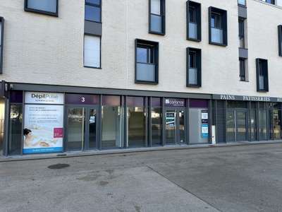 Cellule commerciale 163m² à louer à Luisant