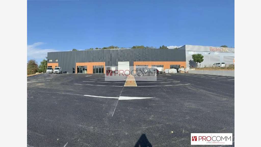 Cellule commerciale 208m² à louer à Luisant