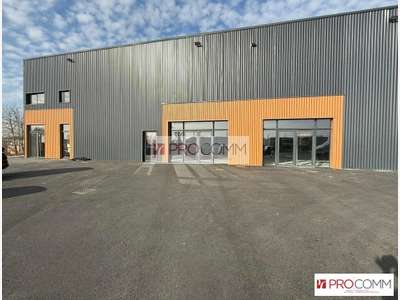 Cellule commerciale 208m² à louer à Luisant 
