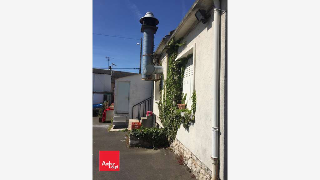 Loue local commercial 260m² à Chartres axe passant