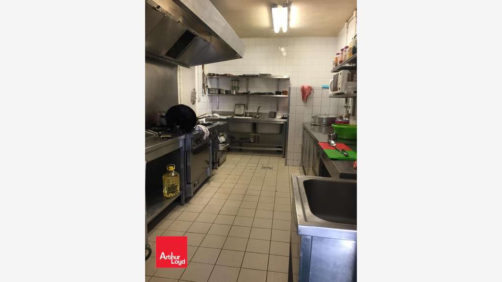 Loue local commercial 260m² à Chartres axe passant