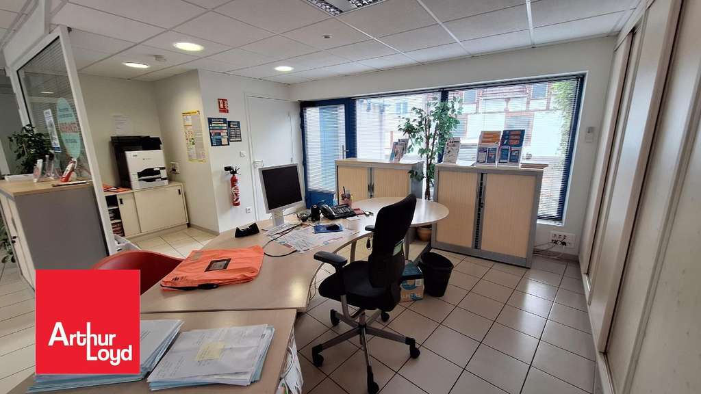 A louer local commercial 102m² à Luisant