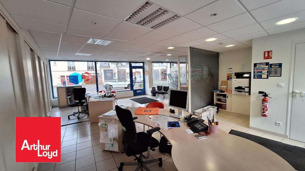 A louer local commercial 102m² à Luisant