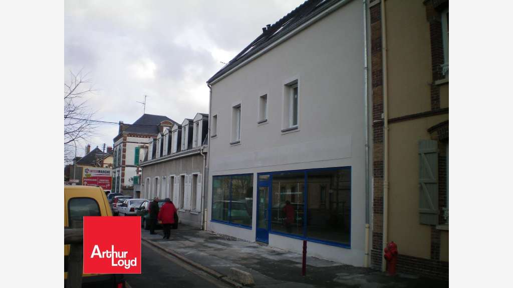 A louer local commercial 102m² à Luisant
