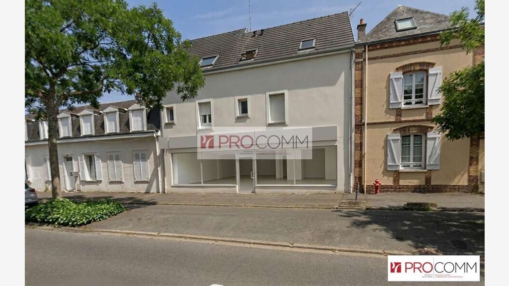 Local commercial 102m² à louer à Luisant