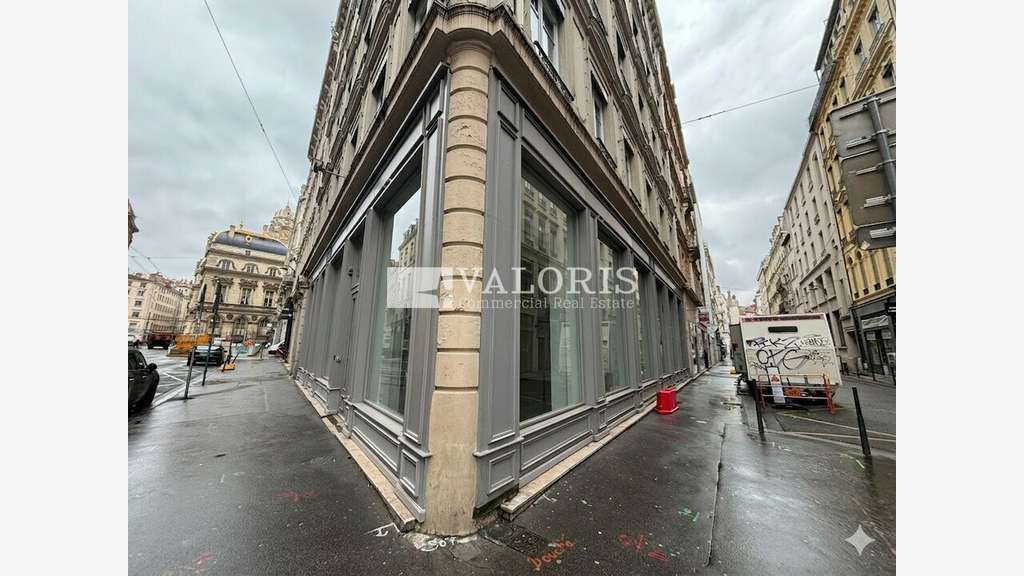 A louer local commercial 136m² empl N°1 Lyon 1er