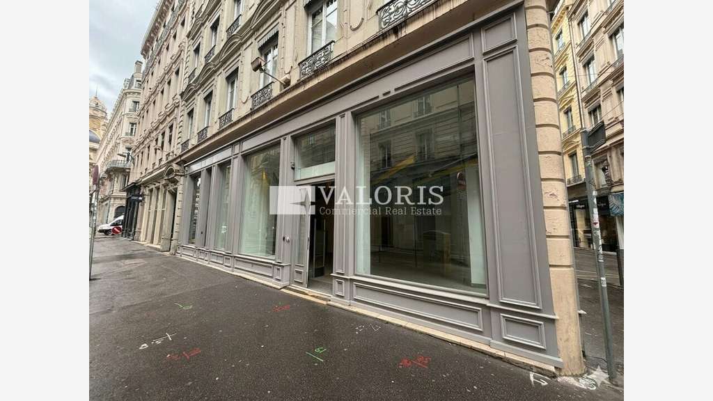 A louer local commercial 136m² empl N°1 Lyon 1er