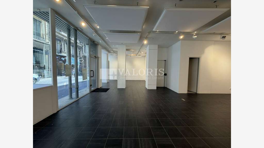 Location local 113m² en rue piétonne à Lyon 1er