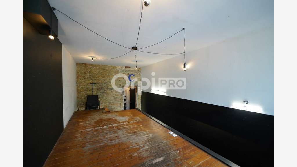 Local commercial de 96m² à louer à Lyon 1