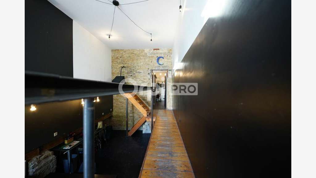Local commercial de 96m² à louer à Lyon 1