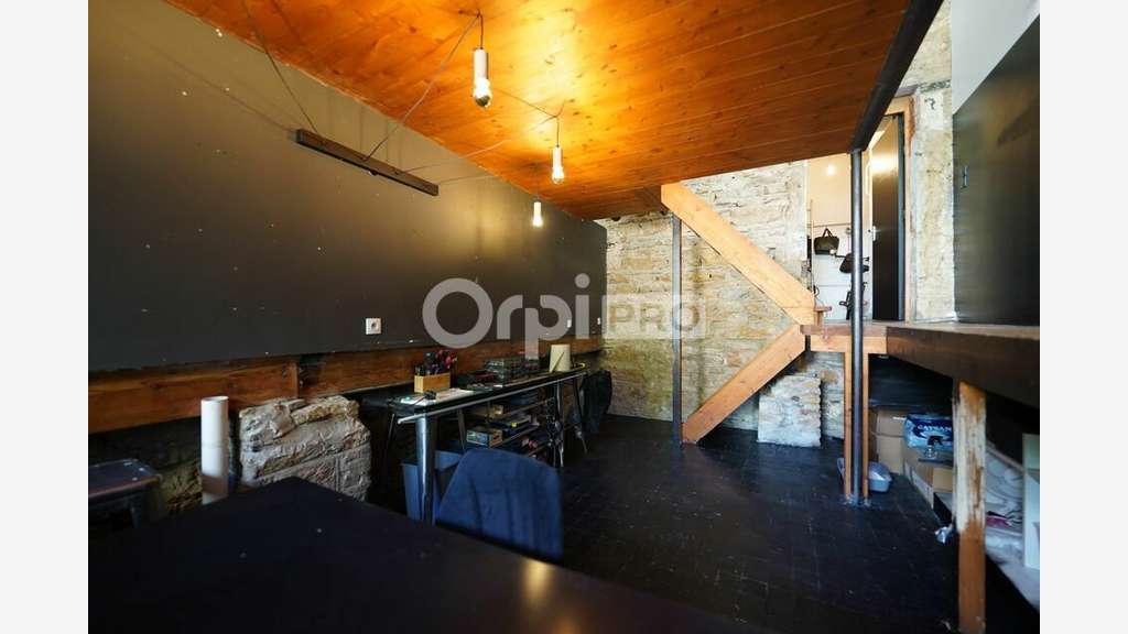 Local commercial de 96m² à louer à Lyon 1