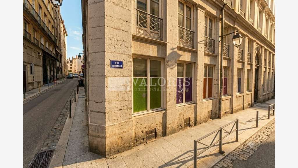 LYON - LOCAL COMMERCIAL à louer