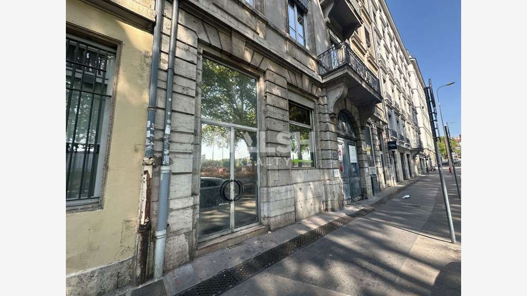 Locaux commerciaux à louer de 381m² à Lyon 69001