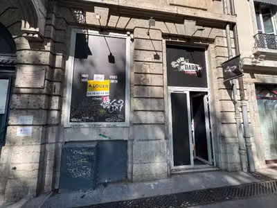 Loue local commercial 240m² à Lyon 69001 Terreaux
