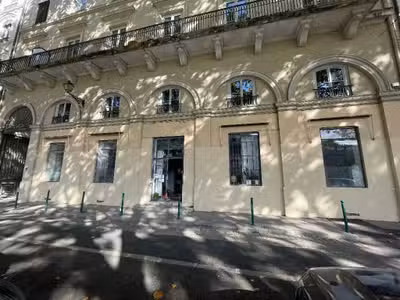 Loue local commercial 268m² à Lyon quai St-Vincent