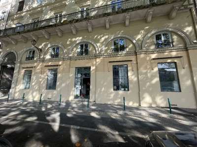 Loue local commercial 268m² à Lyon quai St-Vincent