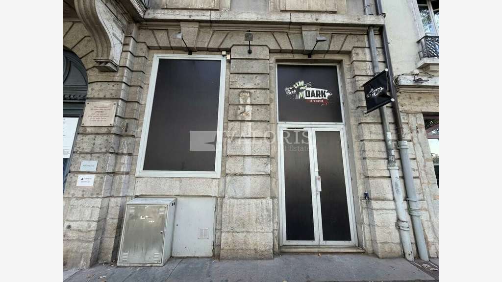 Local commercial de 240m² à louer à Lyon 69001