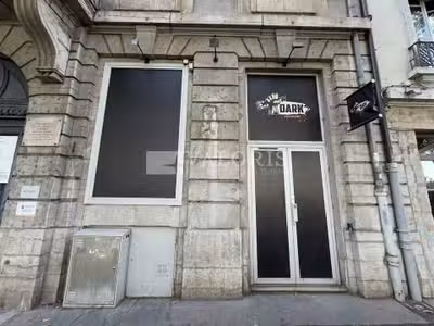 Local commercial de 240m² à louer à Lyon 69001