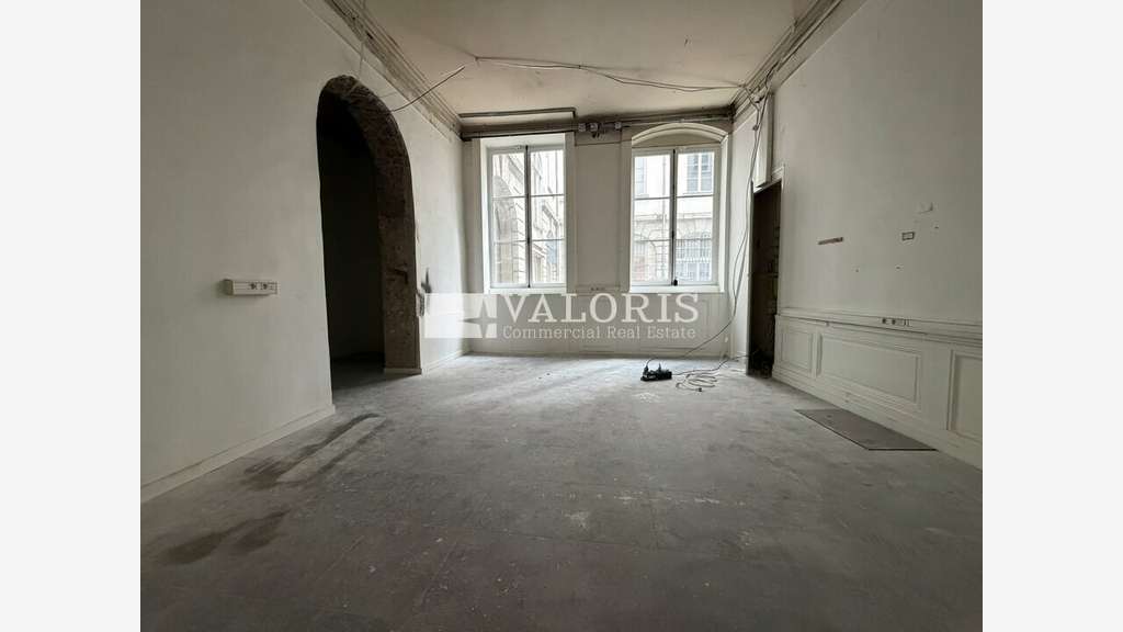 Local commercial de 240m² à louer à Lyon 69001