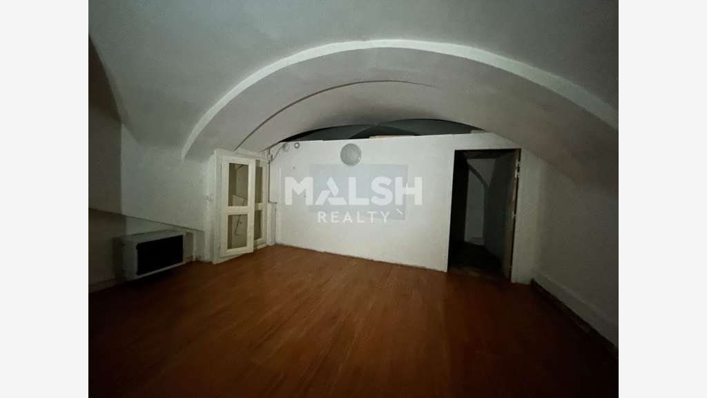 LOCAL COMMERCIAL À LOUER - 163 m² - LYON 1