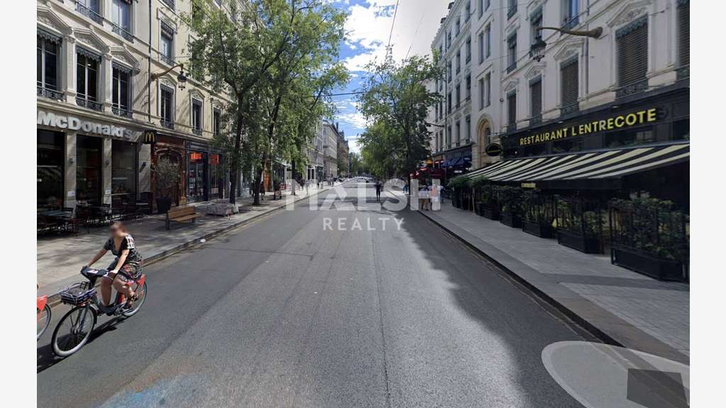 LOCAL COMMERCIA À LOUER - 174 M² - LYON 1
