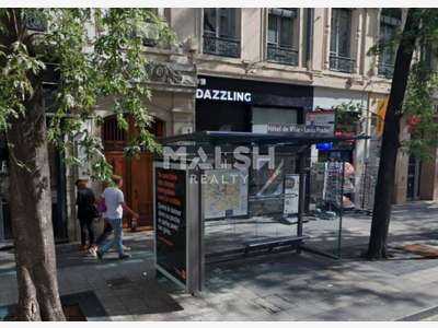 LOCAL COMMERCIAL À LOUER - 42,50 M² - RUE DE LA RÉ