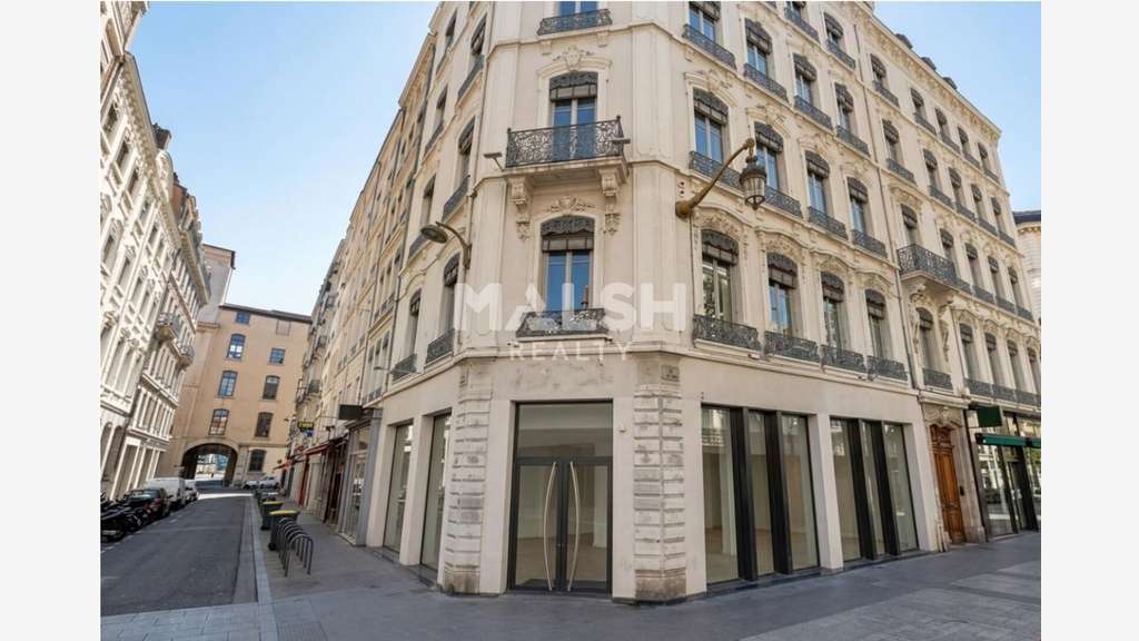Local d'angle d'exception à louer 174m² à Lyon 1er