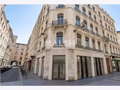 Local d'angle d'exception à louer 174m² à Lyon 1er