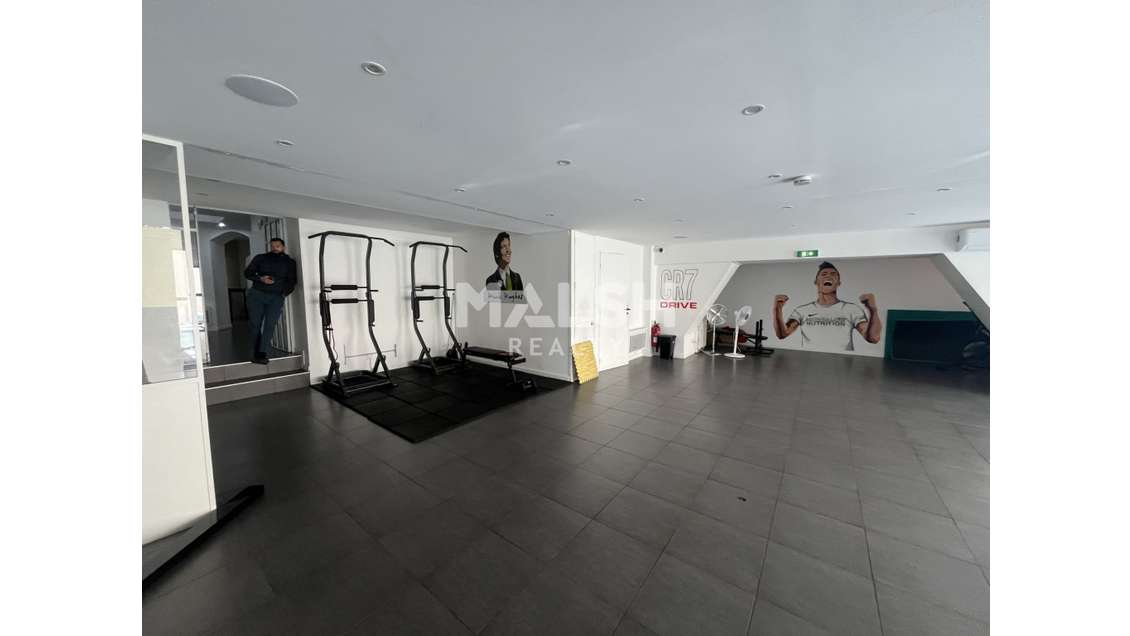 A louer local Commercial 195m² à Lyon 2e 