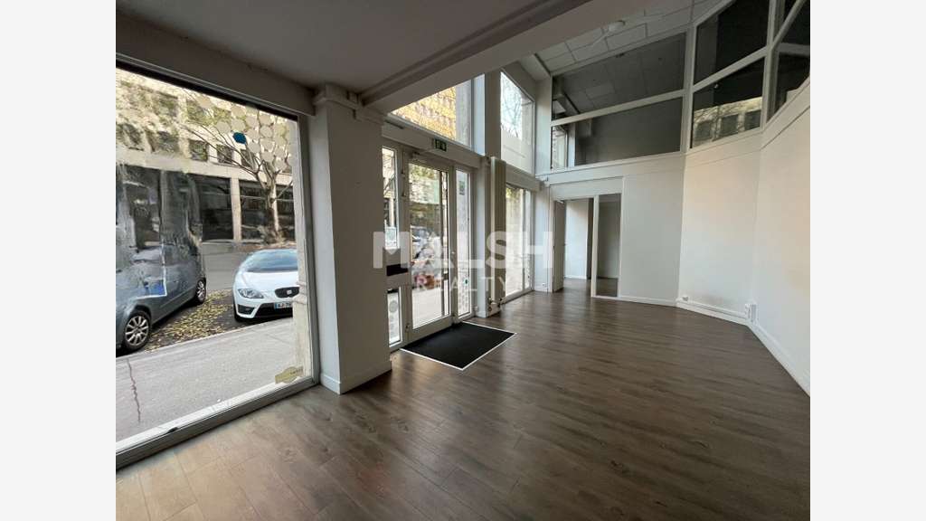 A louer local 142m² à Lyon 2e Charité / Ainay