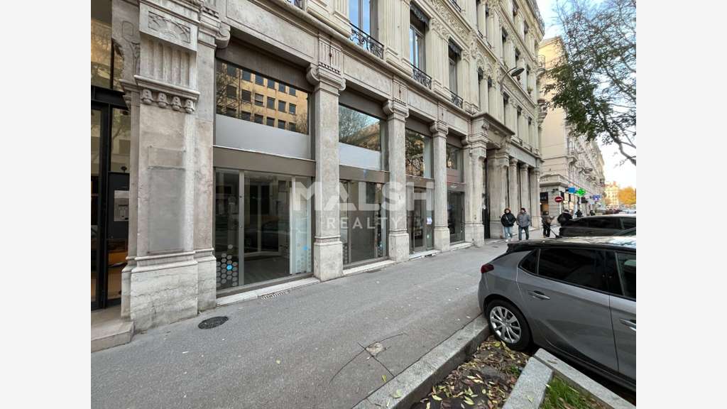 A louer local 142m² à Lyon 2e Charité / Ainay