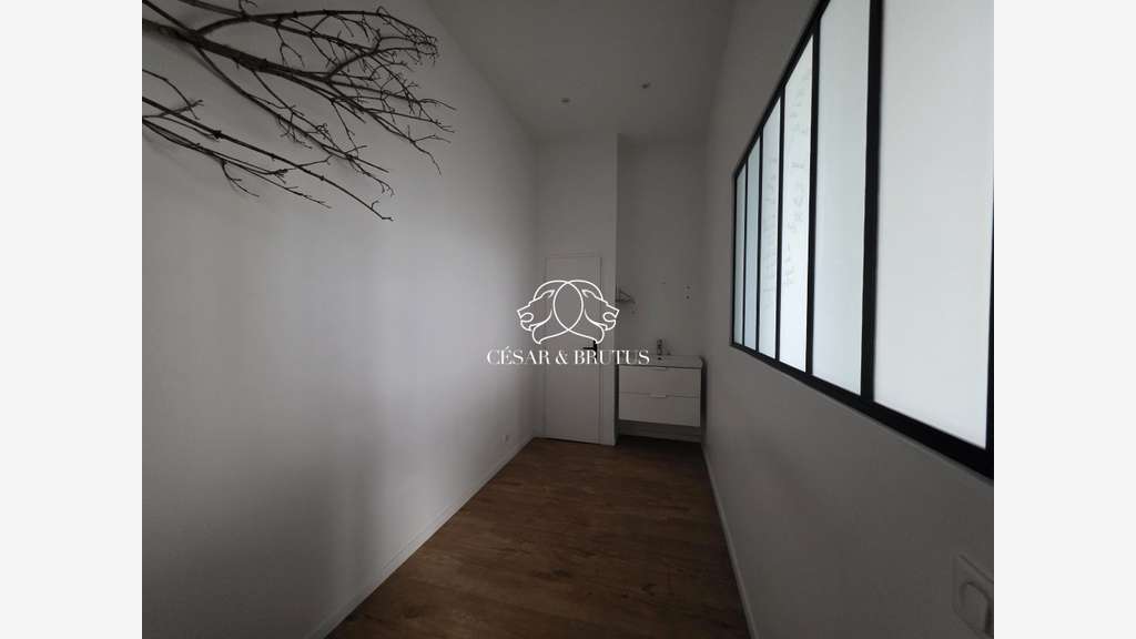 A louer local commercial 115m² à Lyon 2 Confluence