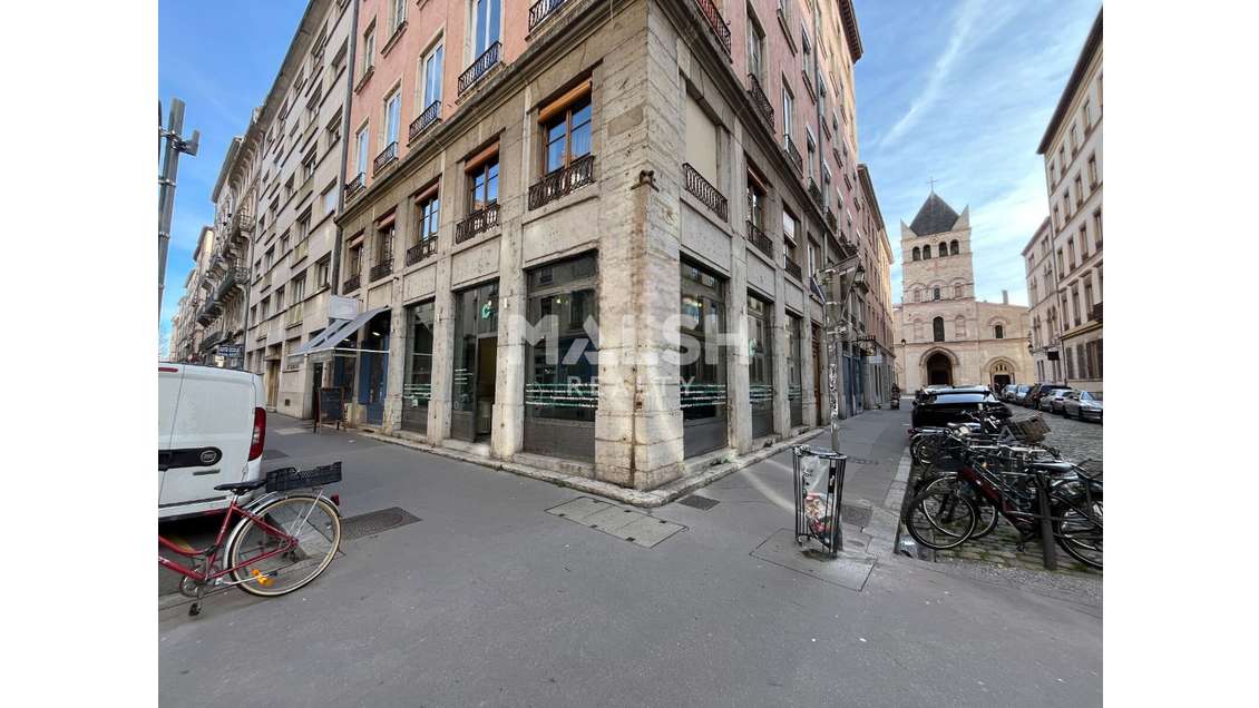 Local commercial 64m² d'angle à louer Lyon 2 Ainay
