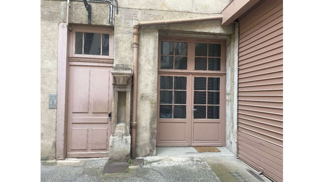 Loue local 50m² sur cour intérieure à Lyon 69002