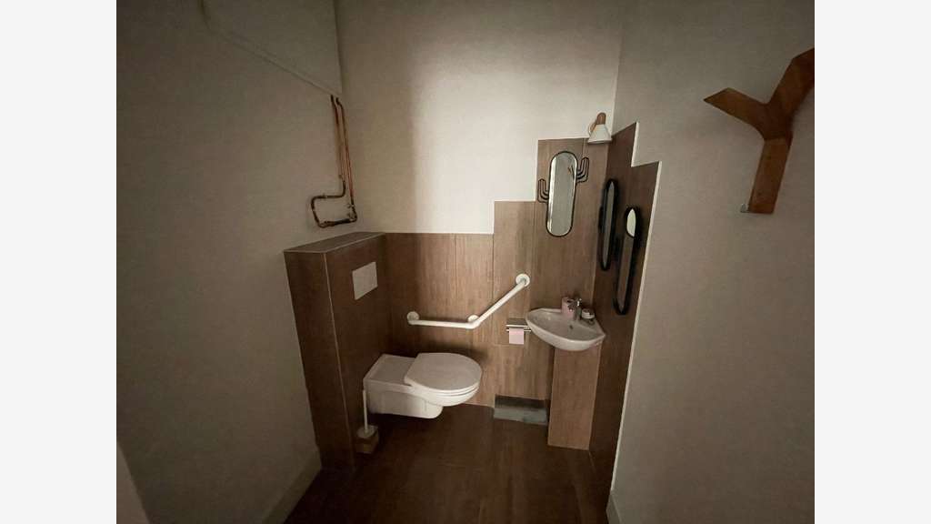 Loue local 50m² sur cour intérieure à Lyon 69002