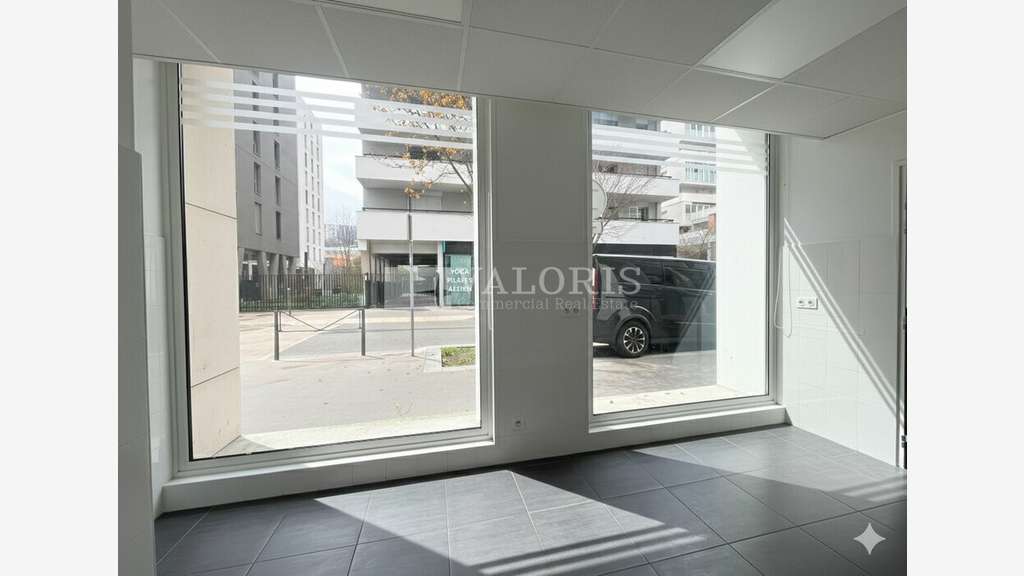 Location local commercial 165m² Lyon 2e Confluence