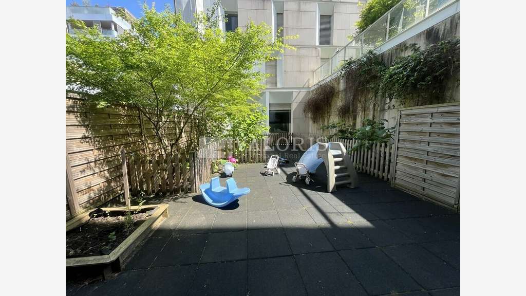 Location local commercial 165m² Lyon 2e Confluence