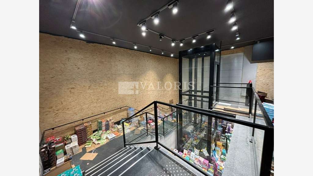 A louer local commercial 516m² empl N°1 Lyon 2e