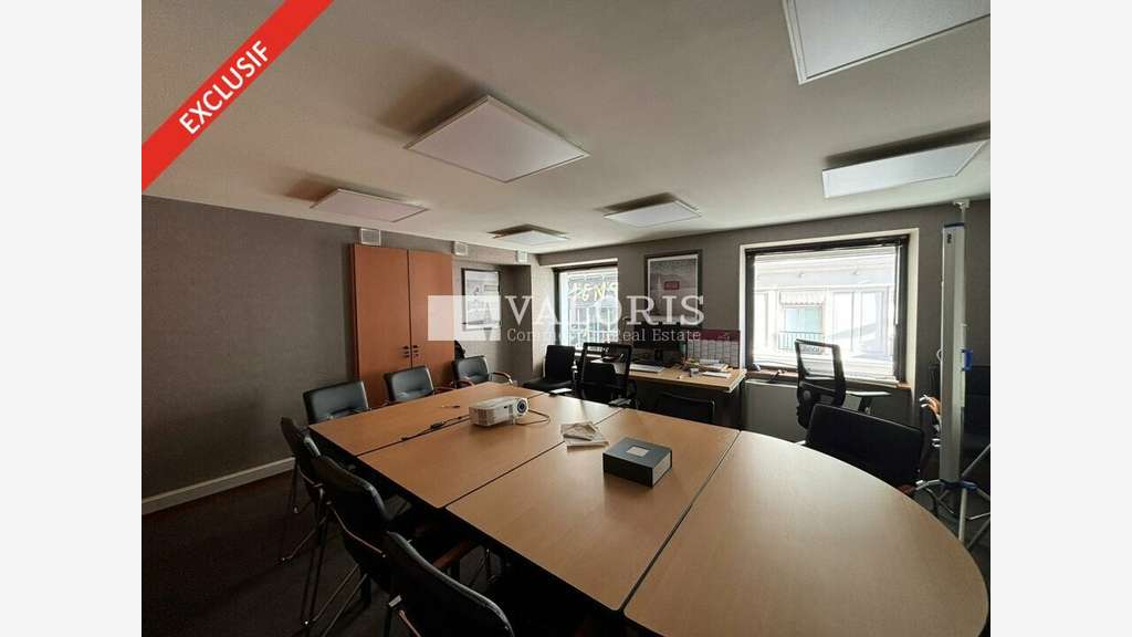 Location beau local 250m² Lyon 2e Place Bellecour
