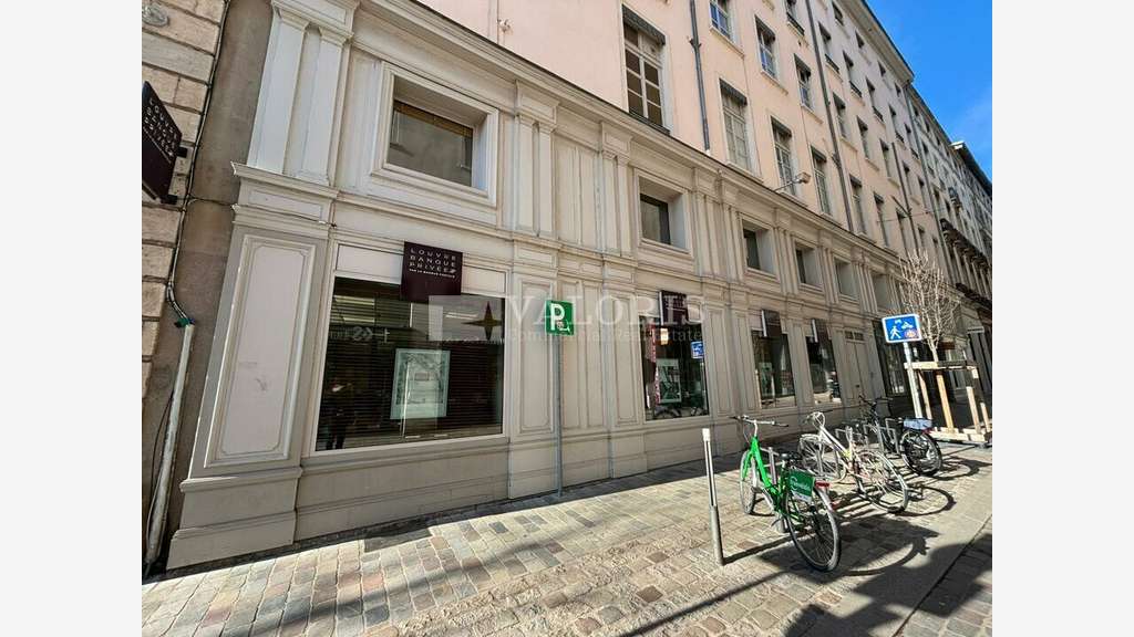 Location beau local 250m² Lyon 2e Place Bellecour