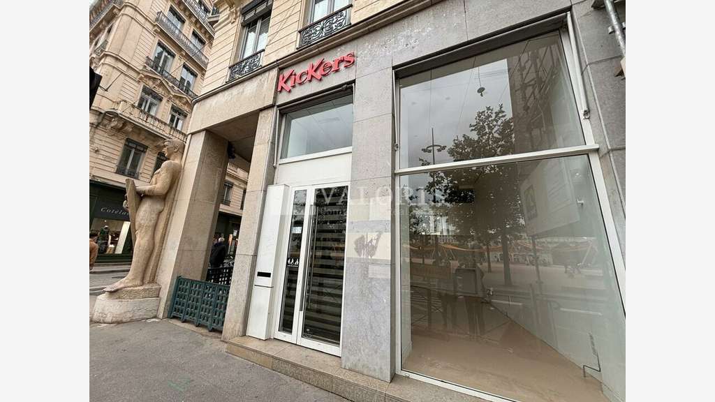 Location local   45m² angle Bellecour à Lyon 2e