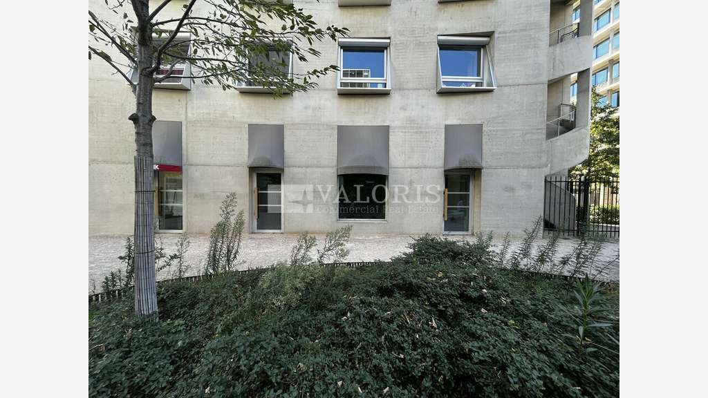 Location local commercial 67m² Lyon 2 Confluence
