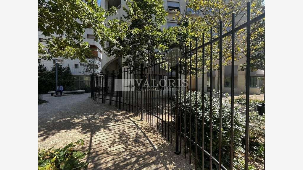 Location local commercial 67m² Lyon 2 Confluence