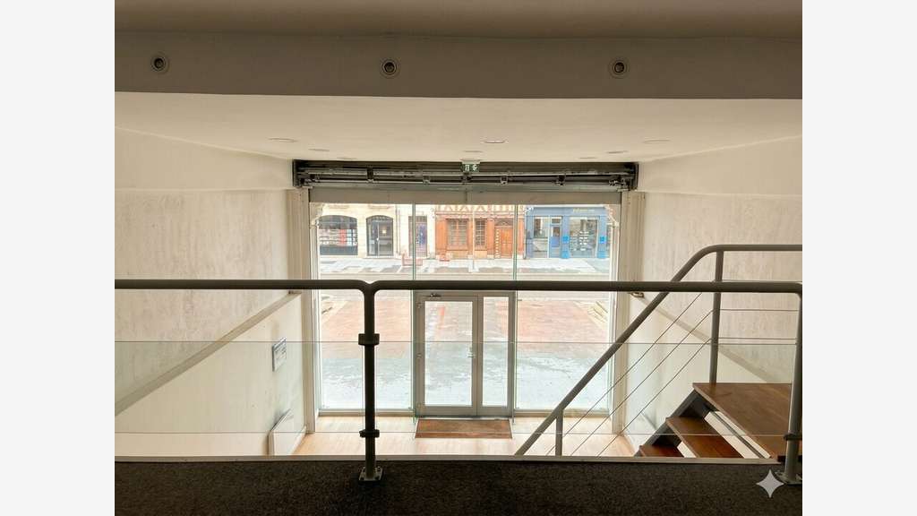 Location local commercial 55m² Carré d'Or Lyon 2e