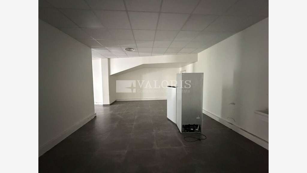A louer local en angle 155m² à Lyon 2e 